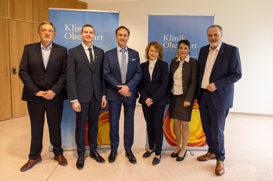 Gruppenfoto mit LH und medizinischem Personal